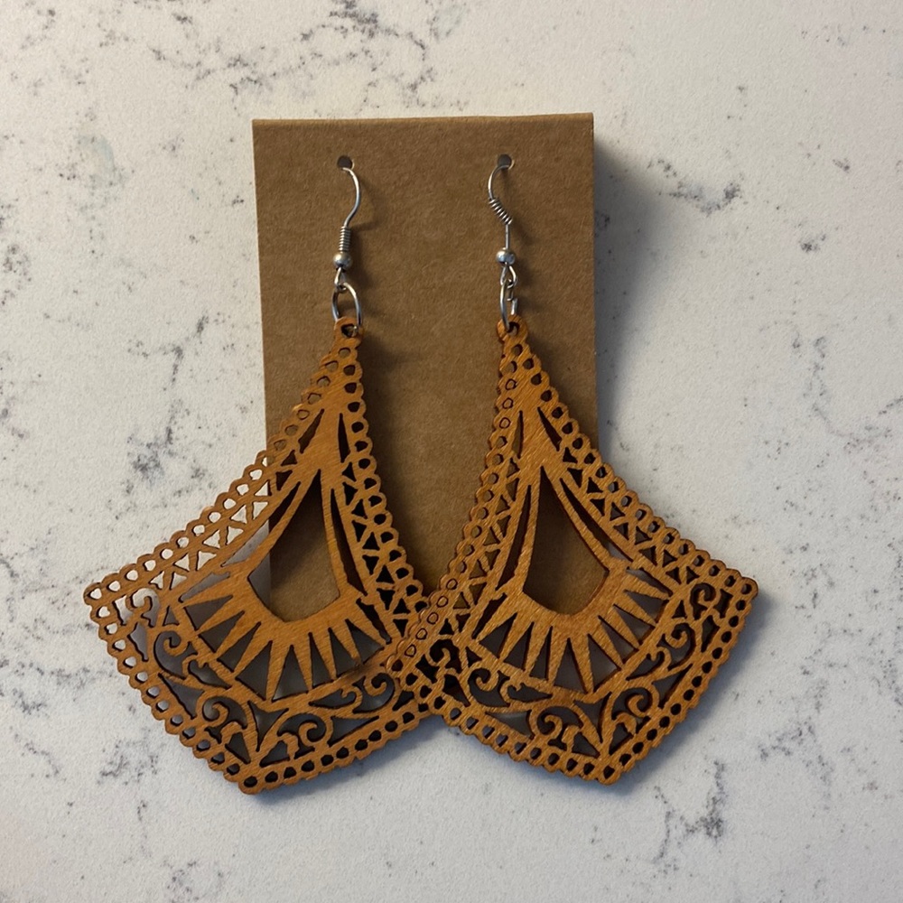 Brand new wooden detailed earrings